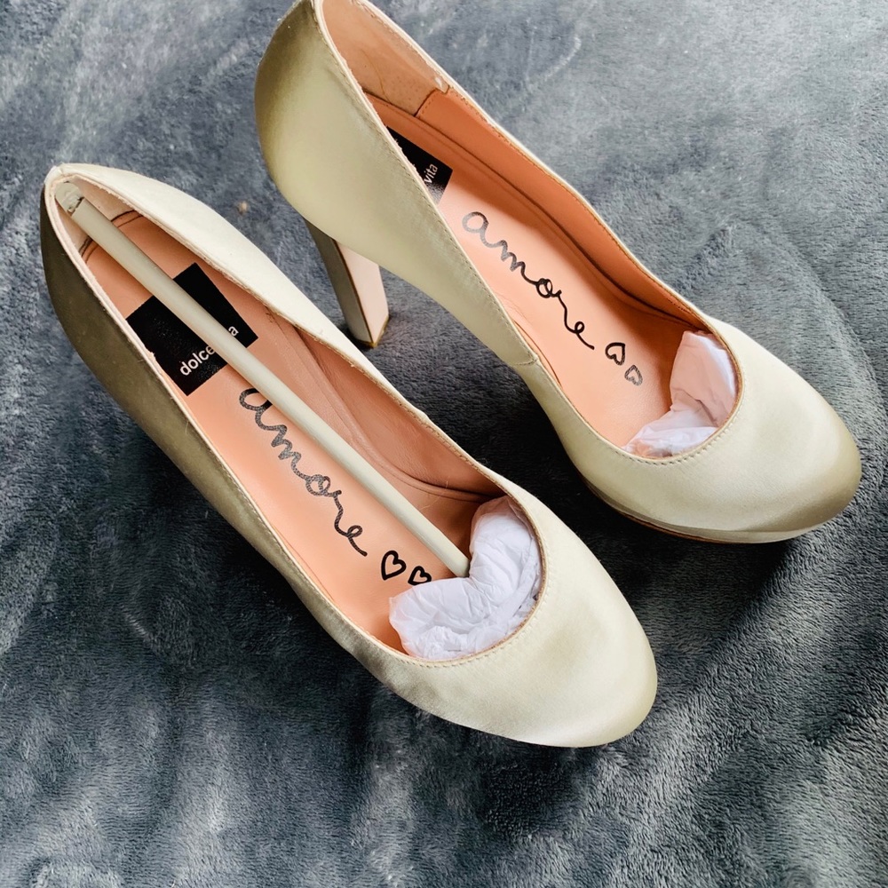 Dolce Vita ivory satin Bosco Pump 8.5M